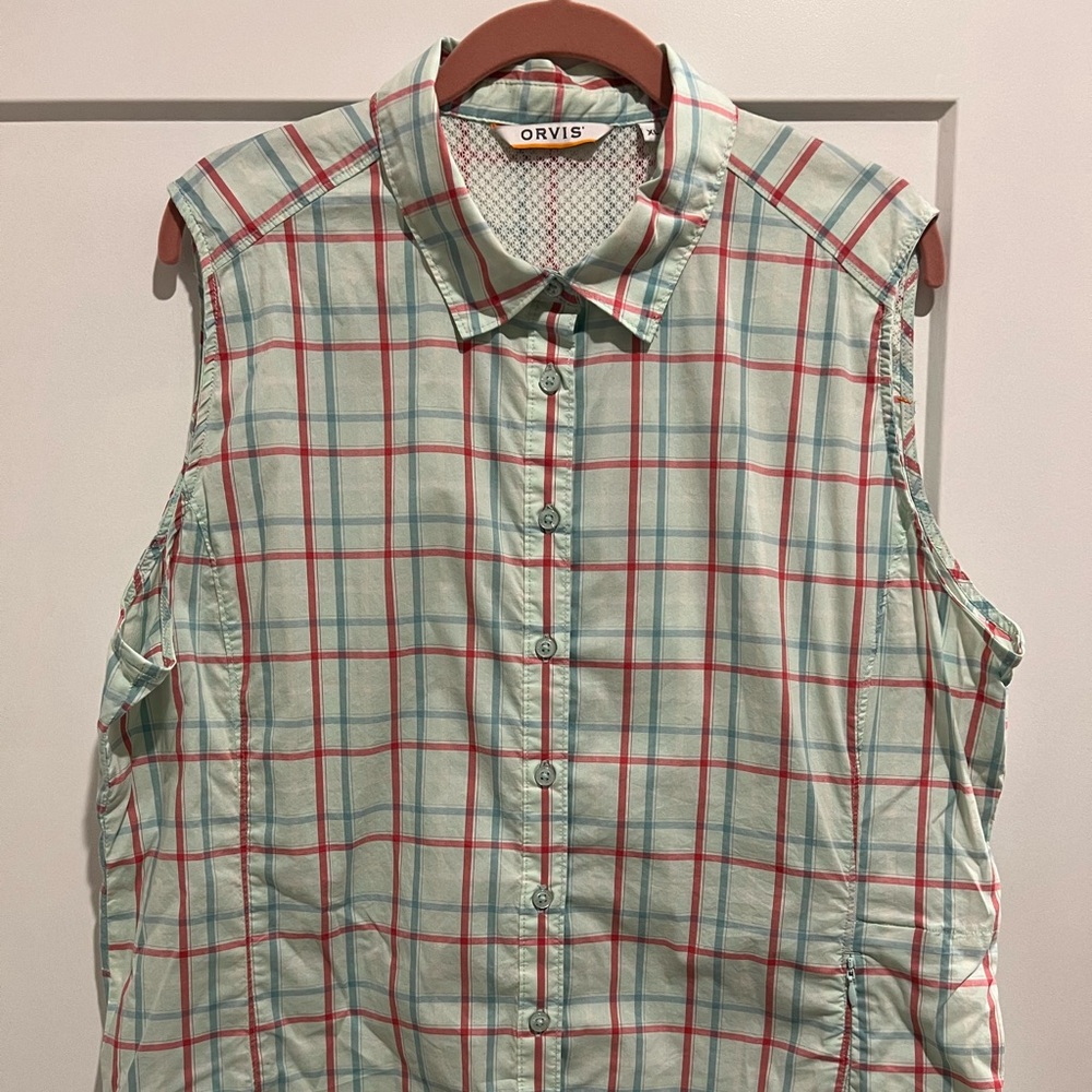 Orvis sleeveless button down top
